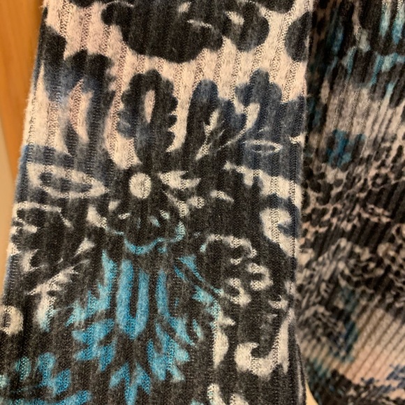 NWOT - GRACE plus size cowl neck tunic - Picture 4 of 4